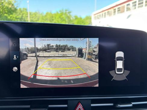 Used 2022 Hyundai Elantra Limited w/ Cargo Package FWD image 33