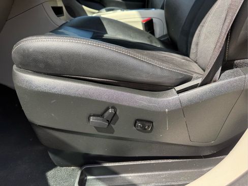 Used 2018 Dodge Grand Caravan SXT FWD image 15
