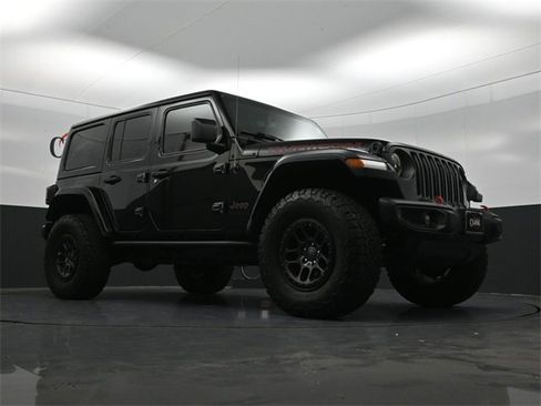 Used 2022 Jeep Wrangler Unlimited Rubicon w/ Xtreme Recon 35" Tire Package image 26