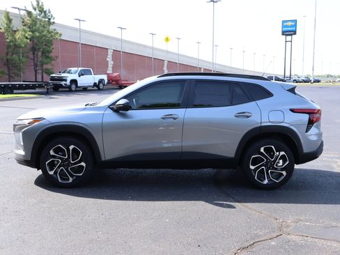 New 2026 Chevrolet Trax RS w/ Sunroof Package FWD image 27