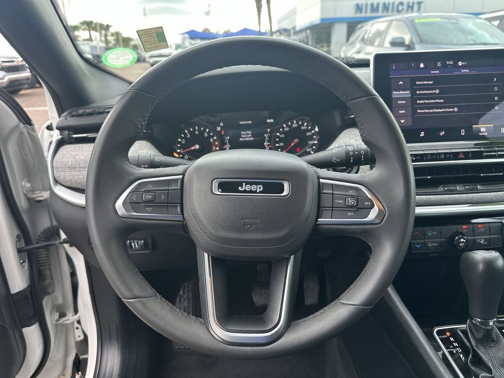 Used 2024 Jeep Compass Latitude AWD/4WD image 21