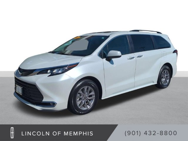 Used 2022 Toyota Sienna XLE FWD image 1