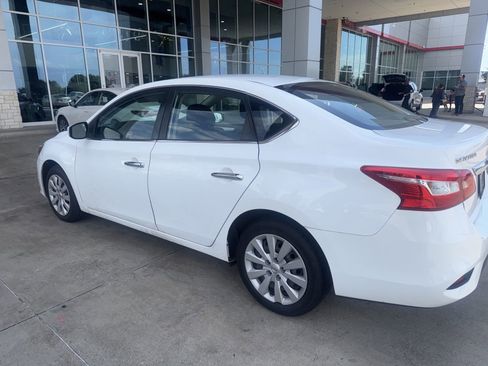 Used 2019 Nissan Sentra S FWD image 11