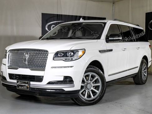 Used 2022 Lincoln Navigator L Reserve image 4