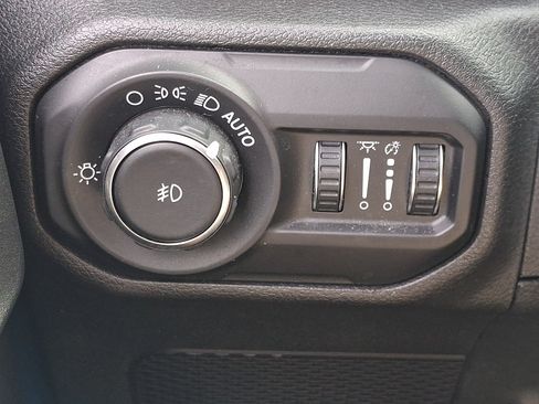 Used 2019 Jeep Wrangler Unlimited Sport S AWD/4WD image 24