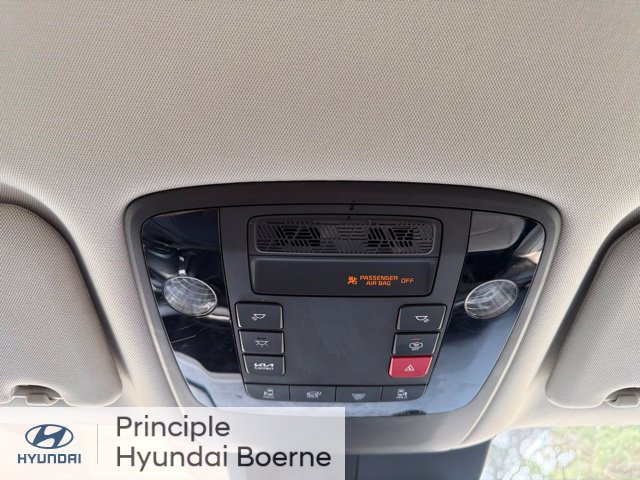 Used 2025 Kia Carnival EX FWD image 34