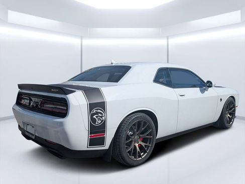 Used 2016 Dodge Challenger SRT Hellcat image 3
