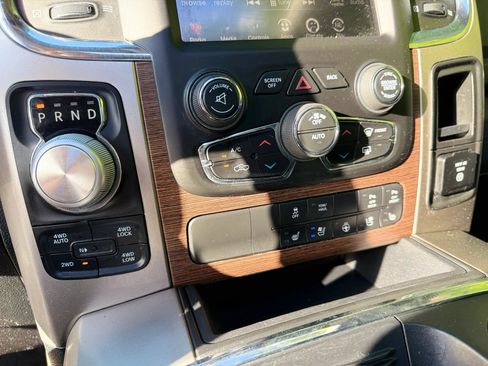 Used 2017 RAM 1500 Laramie w/ Convenience Group AWD/4WD image 48