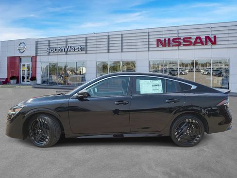 New 2027 Nissan Sentra SR w/ SR All Weather Package FWD image 8