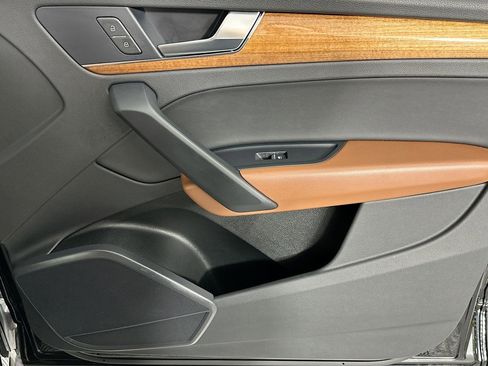 Used 2023 Audi Q5 2.0T Premium w/ Convenience Package image 23