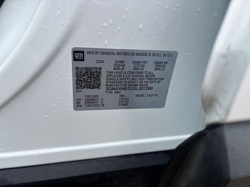 Used 2025 Chevrolet Equinox LT FWD image 30