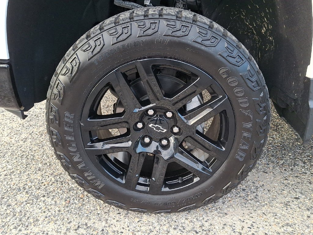 Used 2023 Chevrolet Silverado 1500 LT Trail Boss w/ Protection Package AWD/4WD image 9