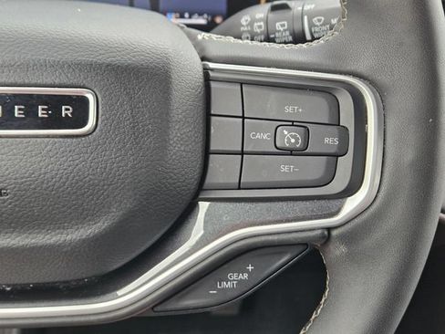 Used 2024 Jeep Wagoneer 4WD image 25