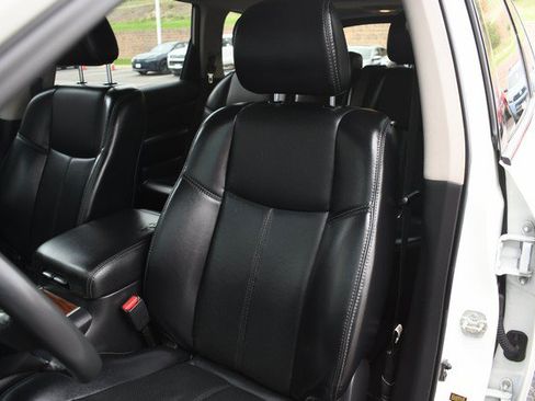 Used 2017 Nissan Pathfinder Platinum AWD/4WD image 17