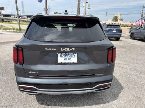 Used 2023 Kia Sorento S w/ Panoramic Sunroof Package FWD image 7
