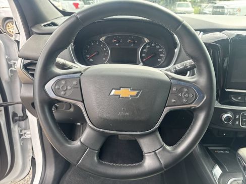 Used 2023 Chevrolet Traverse LT AWD/4WD image 6