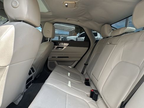 Used 2016 Jaguar XF Premium RWD image 15