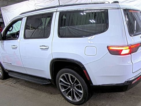 Used 2024 Jeep Wagoneer Series III AWD/4WD image 8