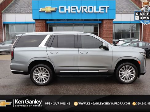 Used 2024 Cadillac Escalade Premium Luxury image 1