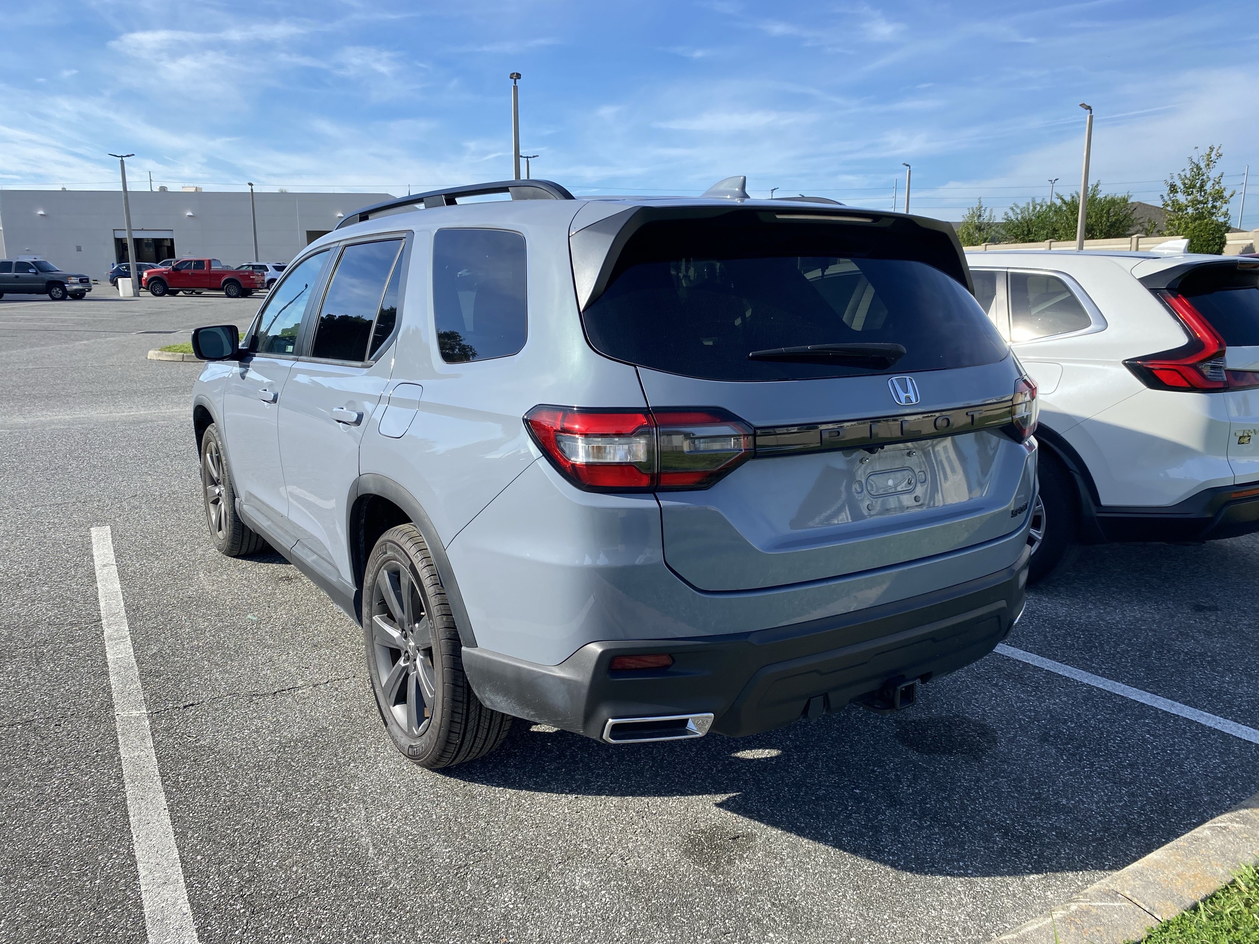 Used 2025 Honda Pilot Sport image 10