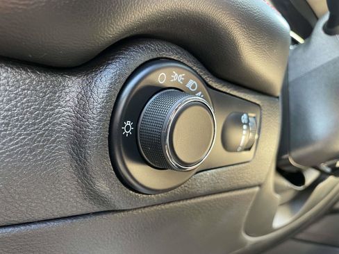 Used 2023 Dodge Durango GT RWD image 18