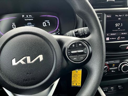 Used 2023 Kia Soul LX w/ LX Technology Package image 24