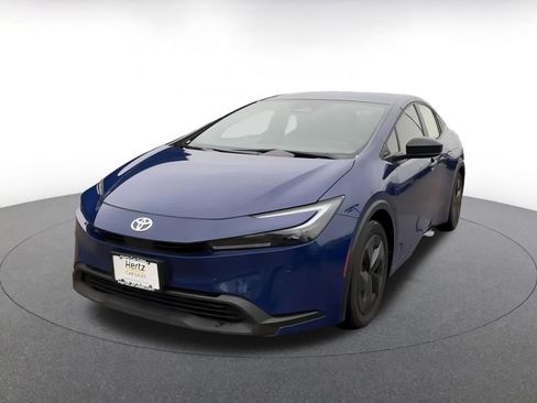 Used 2025 Toyota Prius LE image 7
