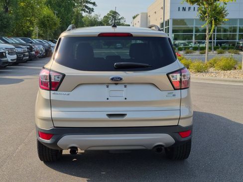 Used 2018 Ford Escape SE AWD/4WD image 4