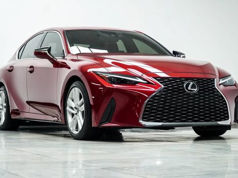 Used 2023 Lexus IS 300 w/ Comfort Package RWD image 4