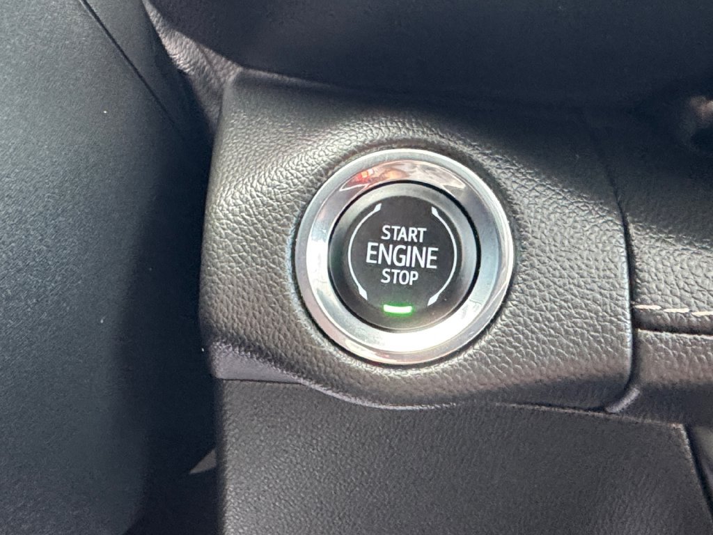 Used 2023 Buick Envision Essence w/ Technology Package I AWD/4WD image 34