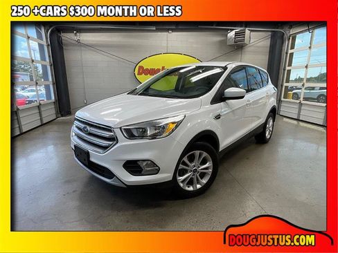 Used 2017 Ford Escape SE AWD/4WD image 1