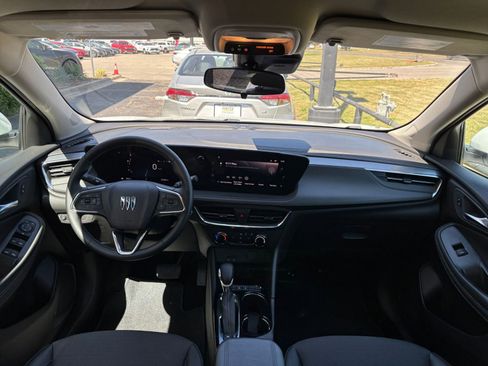 Used 2025 Buick Encore GX Preferred FWD image 32