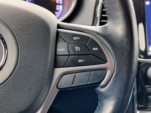 Used 2022 Jeep Grand Cherokee Laredo X image 40