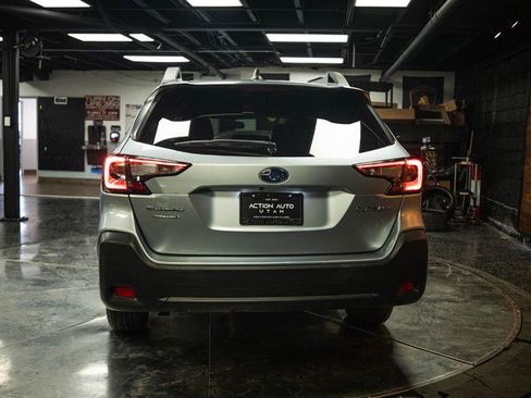 Used 2023 Subaru Outback Premium AWD/4WD image 6