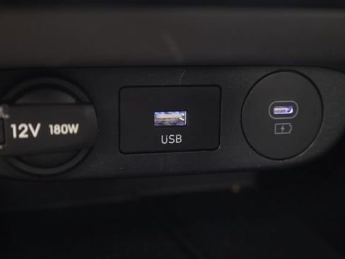 Certified 2025 Hyundai Elantra SEL FWD image 19
