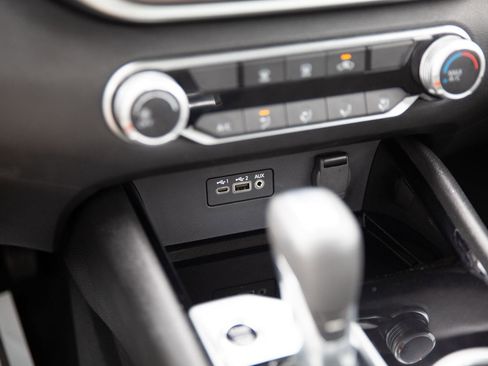 Used 2024 Nissan Altima 2.5 SV image 14