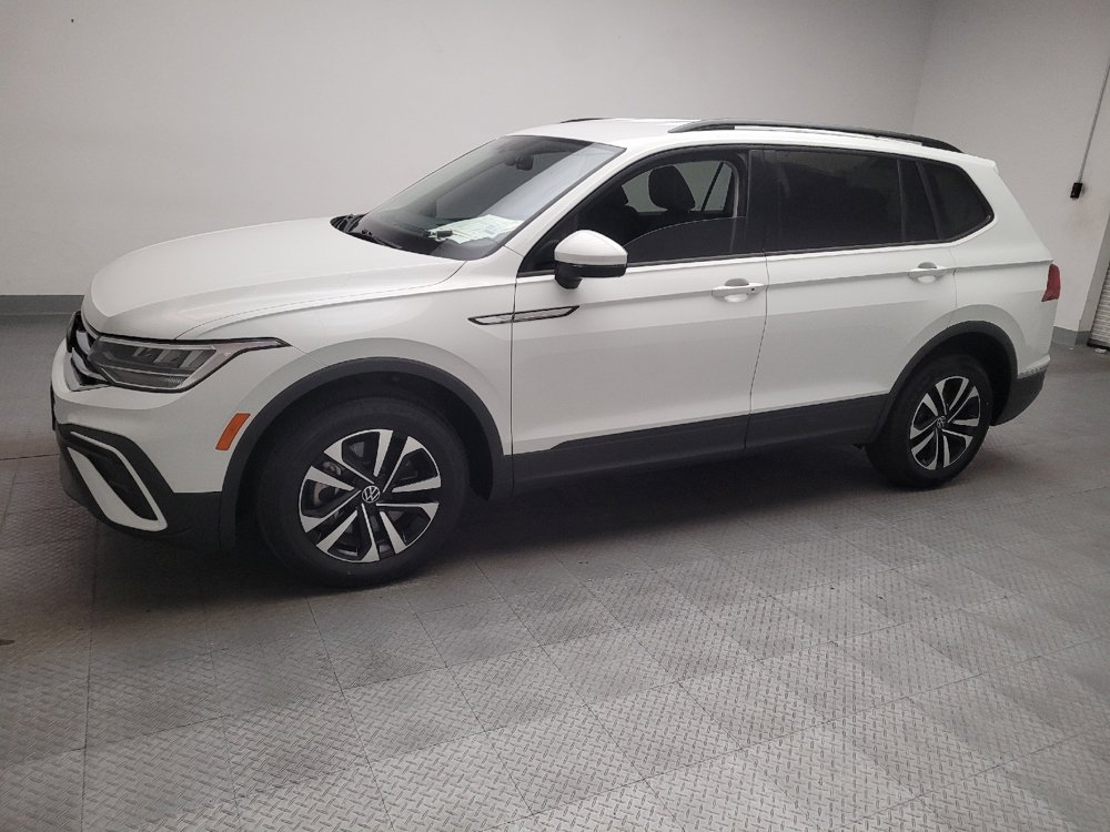 Used 2023 Volkswagen Tiguan S FWD image 2