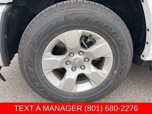 Used 2025 RAM 1500 Big Horn AWD/4WD image 9