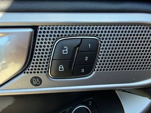 Used 2022 Ford Explorer Limited w/ Hybrid Equipment Group 310A AWD/4WD image 25