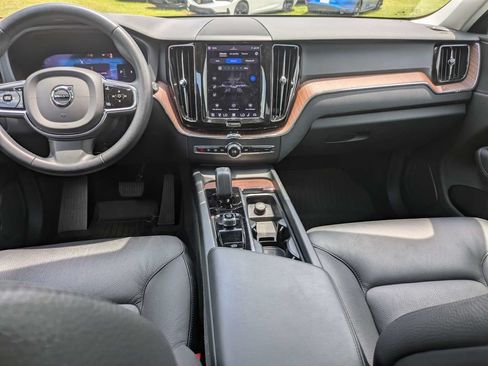 Used 2023 Volvo XC60 B5 Plus w/ Climate Package AWD/4WD image 16