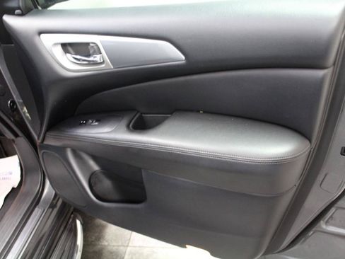 Used 2020 Nissan Pathfinder SL AWD/4WD image 26
