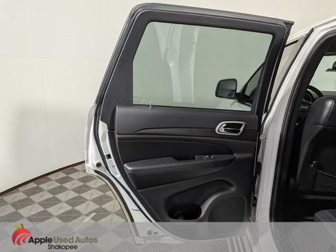 Used 2015 Jeep Grand Cherokee Altitude AWD/4WD image 23