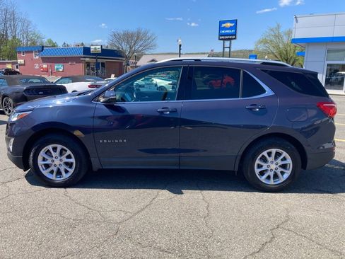 Used 2019 Chevrolet Equinox LT w/ Sun & Navigation Package AWD/4WD image 4
