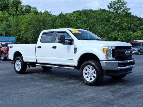 Used 2017 Ford F250 XL w/ Power Equipment Group AWD/4WD image 1
