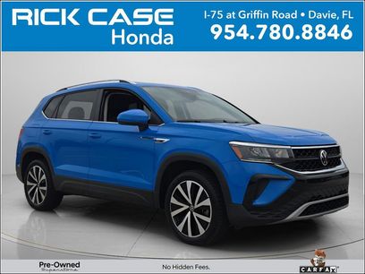 Used 2023 Volkswagen Taos SE w/ Panoramic Sunroof Package