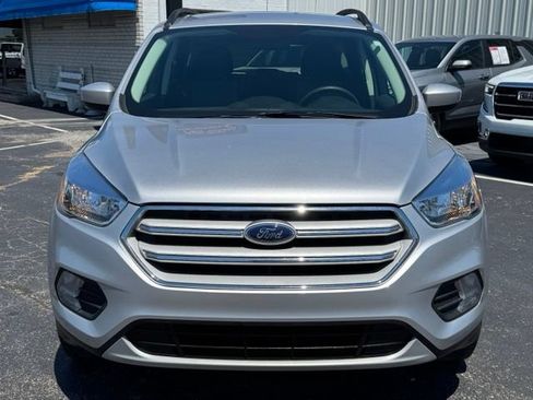 Used 2018 Ford Escape SE FWD image 2