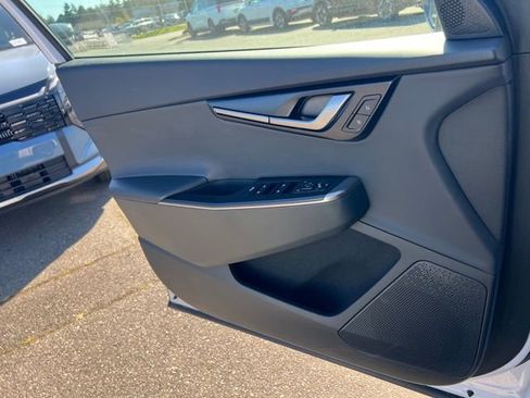 New 2025 Kia EV6 Wind AWD/4WD image 17
