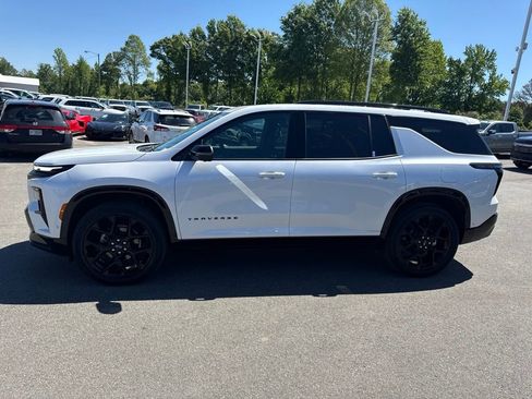 Used 2025 Chevrolet Traverse RS AWD/4WD image 2