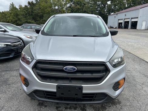 Used 2019 Ford Escape S image 10