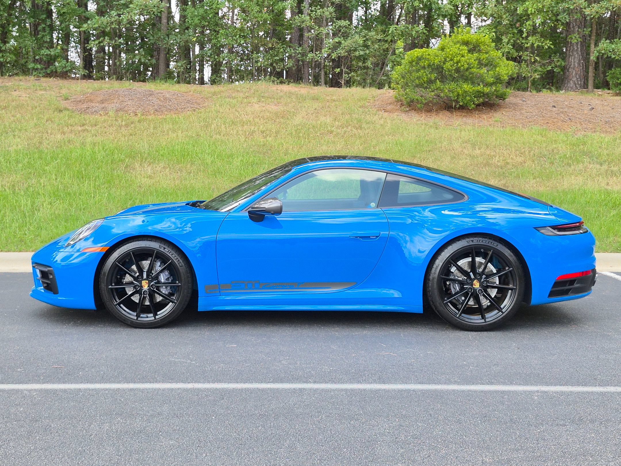 Certified 2024 Porsche 911 Carrera 4 AWD/4WD image 2